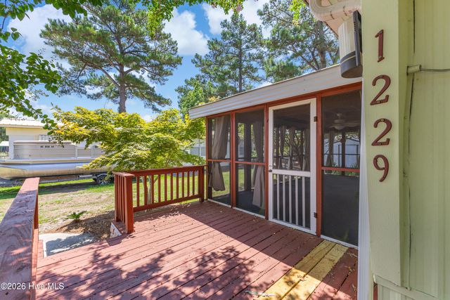 1229 Sea Cove Place SW, Supply, NC 28462