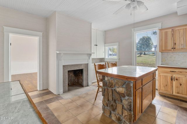 309 Englewood Avenue, Englewood, TN 37329