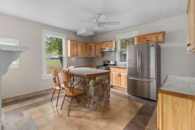 309 Englewood Avenue, Englewood, TN 37329