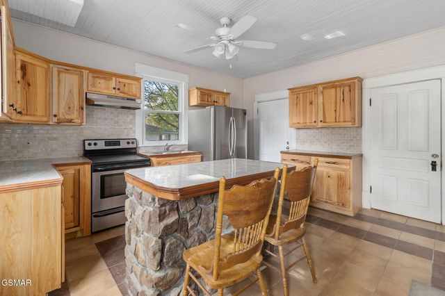 309 Englewood Avenue, Englewood, TN 37329