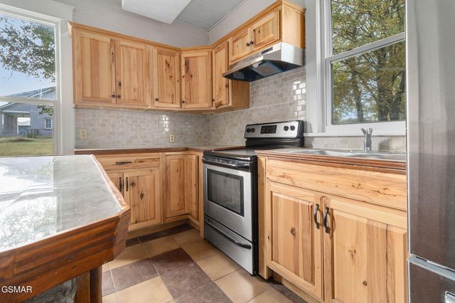 309 Englewood Avenue, Englewood, TN 37329