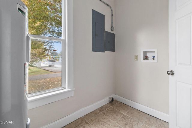 309 Englewood Avenue, Englewood, TN 37329