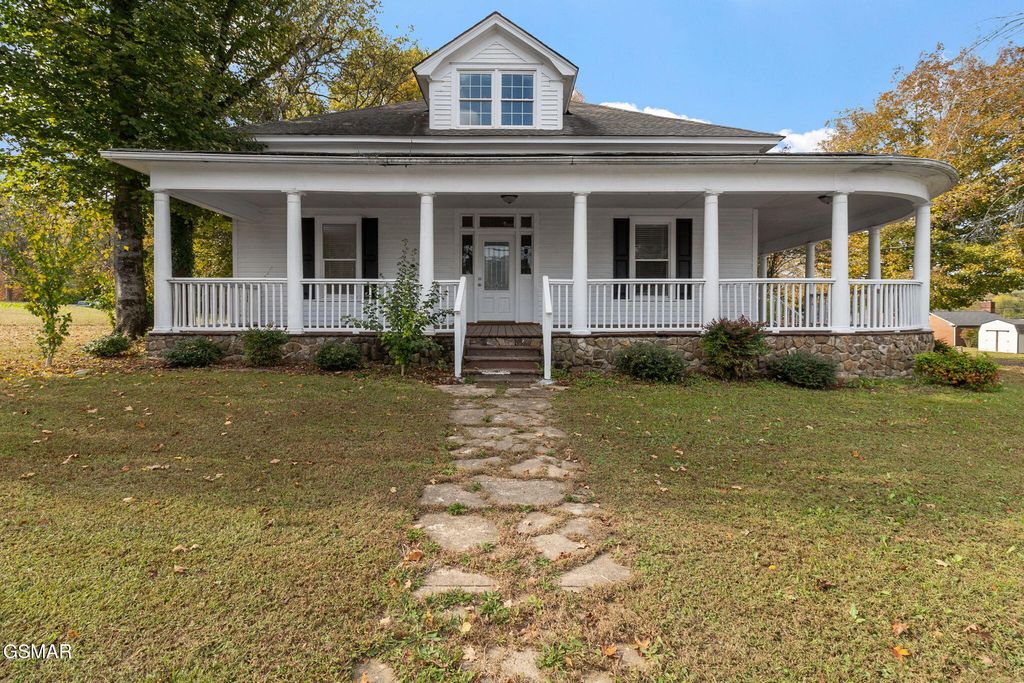 309 Englewood Avenue, Englewood, TN 37329