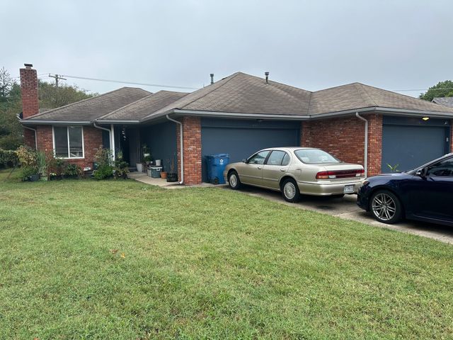 398-400 E Jewett Place, Springfield, MO 65807