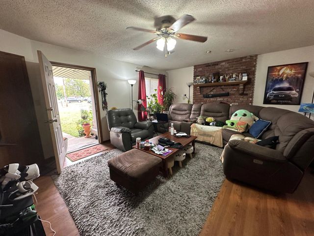 398-400 E Jewett Place, Springfield, MO 65807