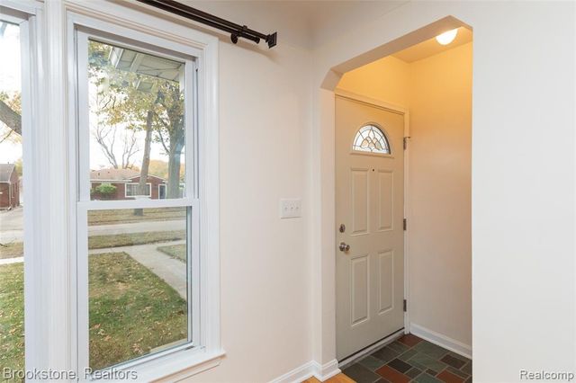 22130 Mauer Street, Saint Clair Shores, MI 48080