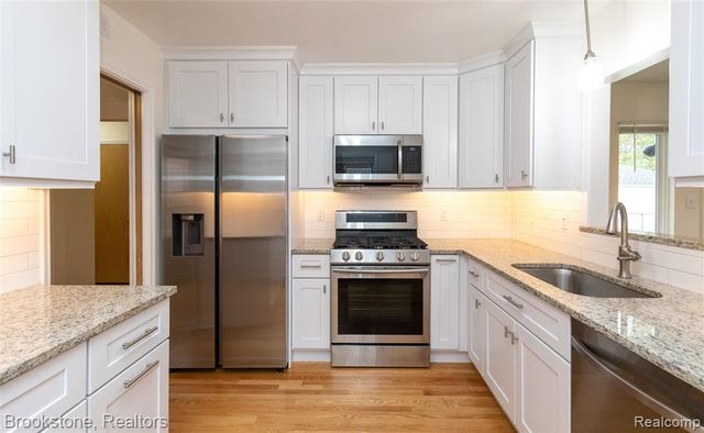 22130 Mauer Street, Saint Clair Shores, MI 48080