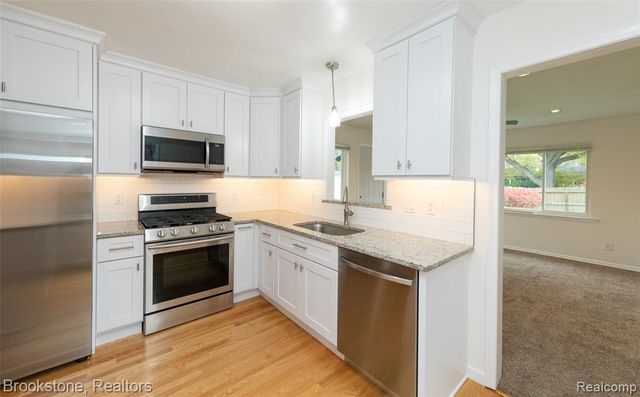 22130 Mauer Street, Saint Clair Shores, MI 48080