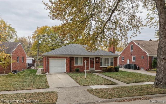 22130 Mauer Street, Saint Clair Shores, MI 48080