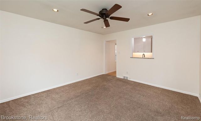 22130 Mauer Street, Saint Clair Shores, MI 48080