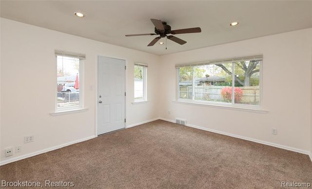 22130 Mauer Street, Saint Clair Shores, MI 48080