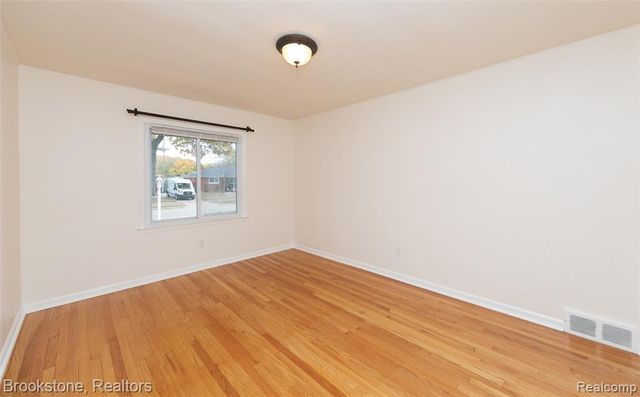 22130 Mauer Street, Saint Clair Shores, MI 48080