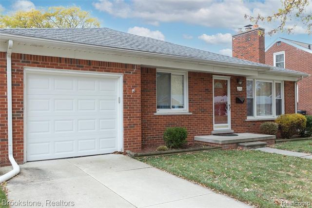 22130 Mauer Street, Saint Clair Shores, MI 48080