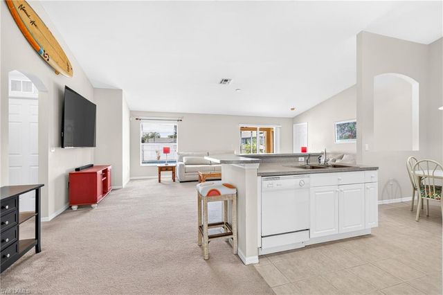 317 NE 9th TER, Cape Coral, FL 33909