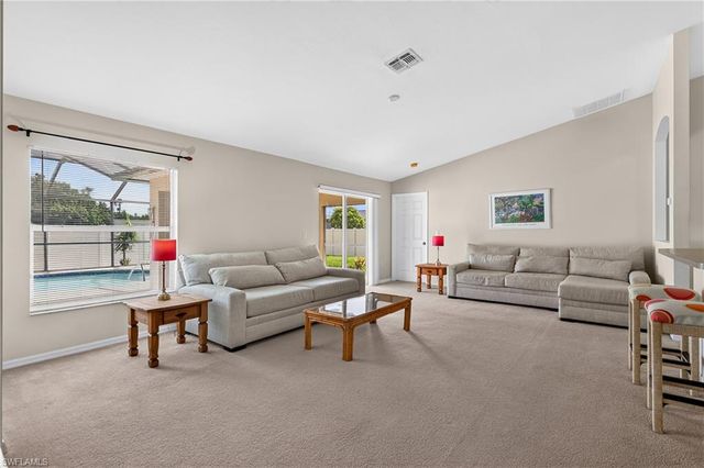317 NE 9th TER, Cape Coral, FL 33909