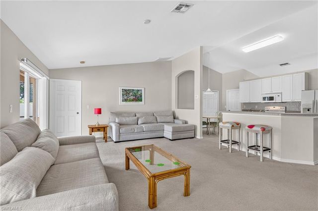 317 NE 9th TER, Cape Coral, FL 33909