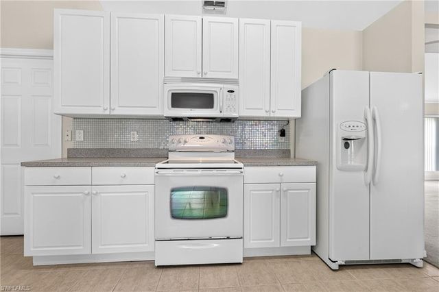 317 NE 9th TER, Cape Coral, FL 33909