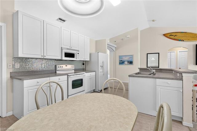 317 NE 9th TER, Cape Coral, FL 33909