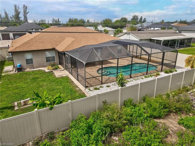 317 NE 9th TER, Cape Coral, FL 33909