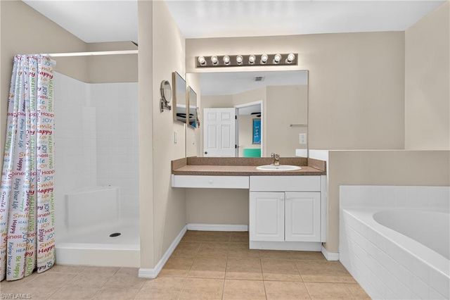 317 NE 9th TER, Cape Coral, FL 33909