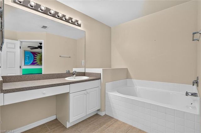 317 NE 9th TER, Cape Coral, FL 33909