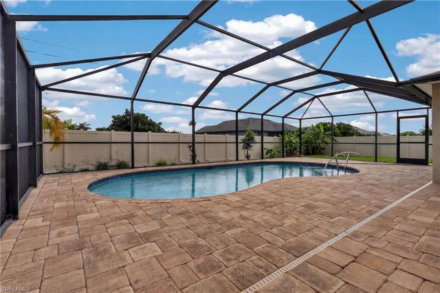 317 NE 9th TER, Cape Coral, FL 33909