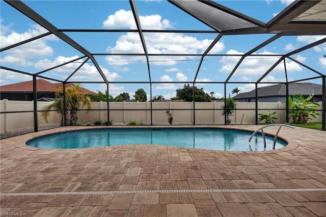 317 NE 9th TER, Cape Coral, FL 33909