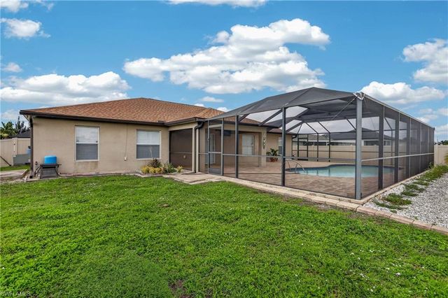 317 NE 9th TER, Cape Coral, FL 33909