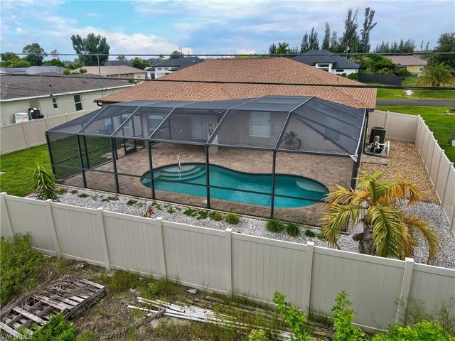 317 NE 9th TER, Cape Coral, FL 33909