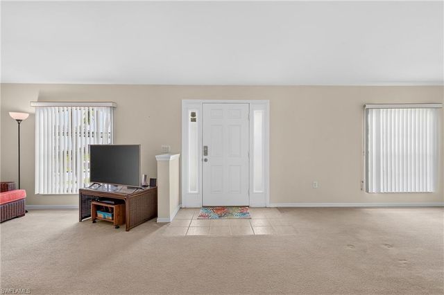 317 NE 9th TER, Cape Coral, FL 33909