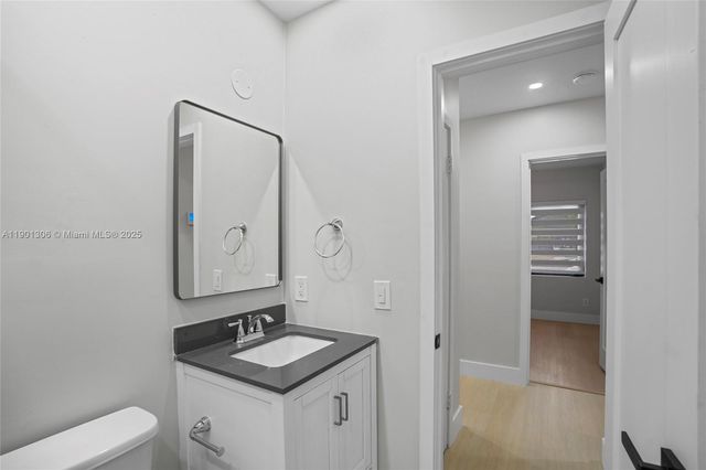 160 E 34th St, Hialeah, FL 33013