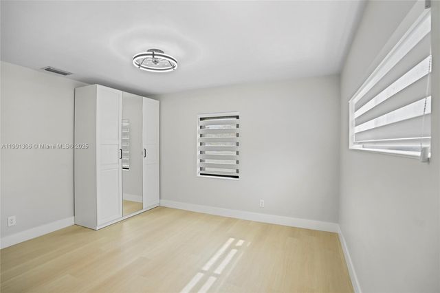 160 E 34th St, Hialeah, FL 33013