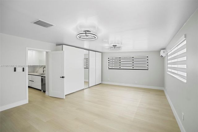 160 E 34th St, Hialeah, FL 33013