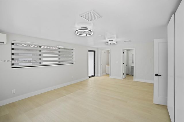 160 E 34th St, Hialeah, FL 33013