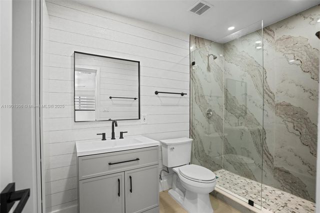 160 E 34th St, Hialeah, FL 33013