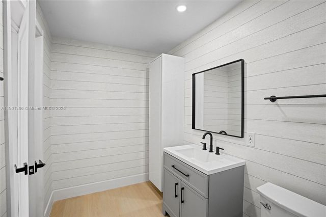 160 E 34th St, Hialeah, FL 33013