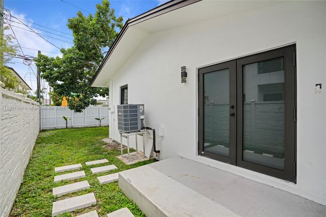 160 E 34th St, Hialeah, FL 33013