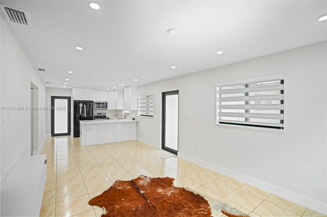 160 E 34th St, Hialeah, FL 33013