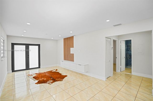 160 E 34th St, Hialeah, FL 33013