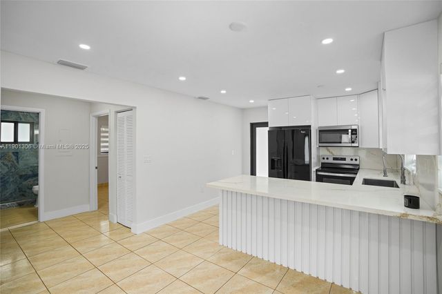 160 E 34th St, Hialeah, FL 33013