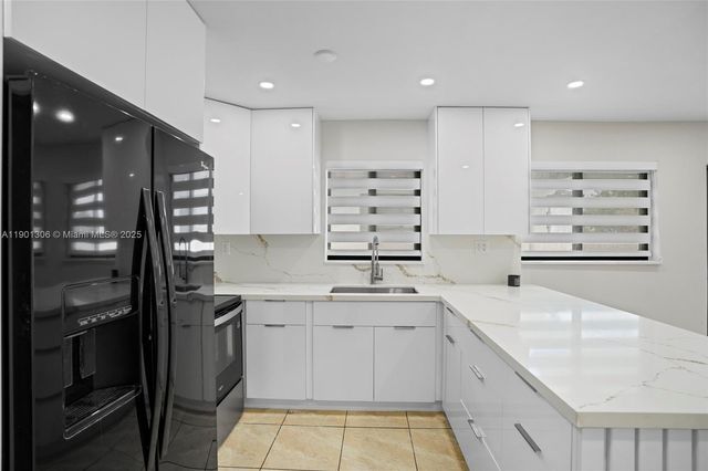 160 E 34th St, Hialeah, FL 33013