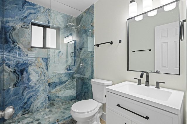 160 E 34th St, Hialeah, FL 33013