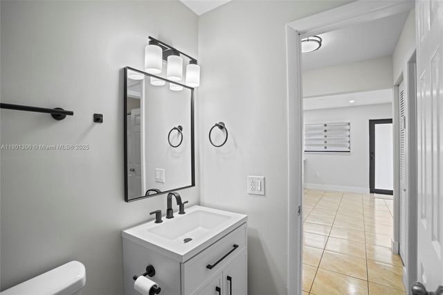 160 E 34th St, Hialeah, FL 33013