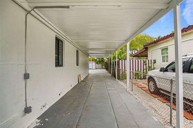 160 E 34th St, Hialeah, FL 33013