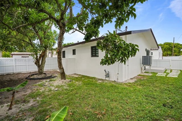 160 E 34th St, Hialeah, FL 33013