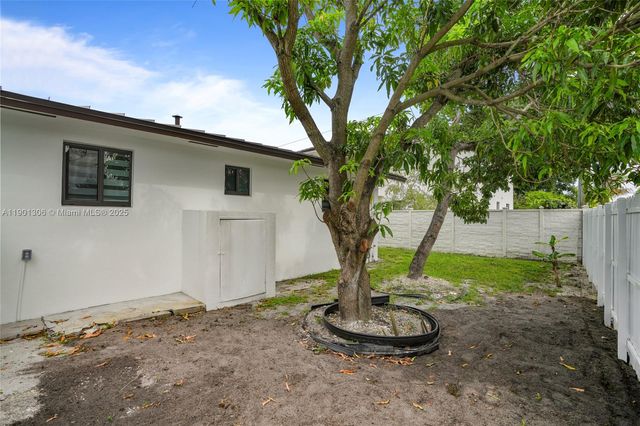 160 E 34th St, Hialeah, FL 33013