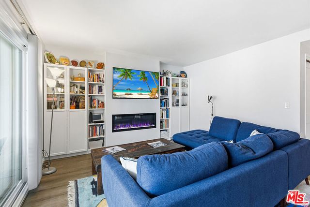 5674 Windsor Way 210, Culver City, CA 90230