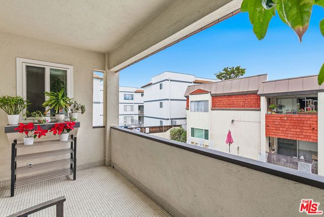 5674 Windsor Way 210, Culver City, CA 90230