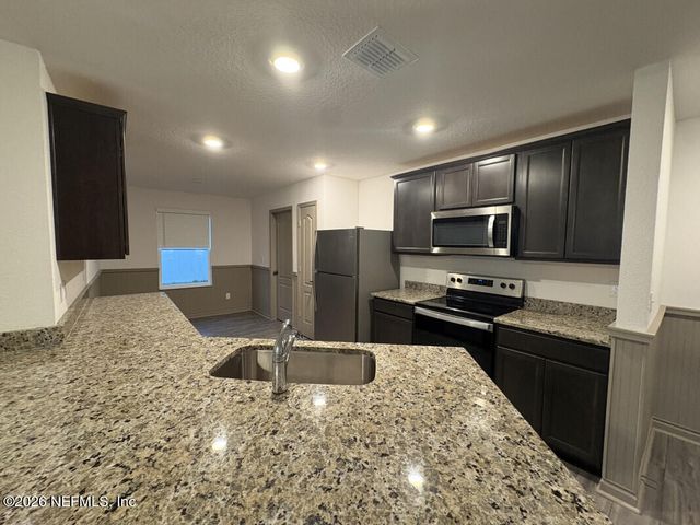 8656 NEWNAN LAKE Drive, Macclenny, FL 32063