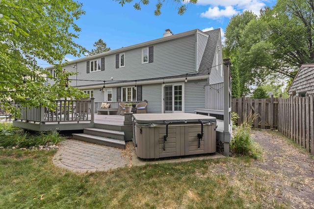 1711 7th Street S, Fargo, ND 58103